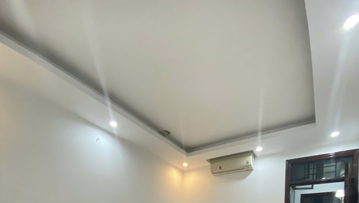 Cho thuê nhà nguyên căn tại 762 Phố Bạch Đằng, ô tô gần, 35m² x 5 tầng,  5N, 4 WC13.5 triệu/th.